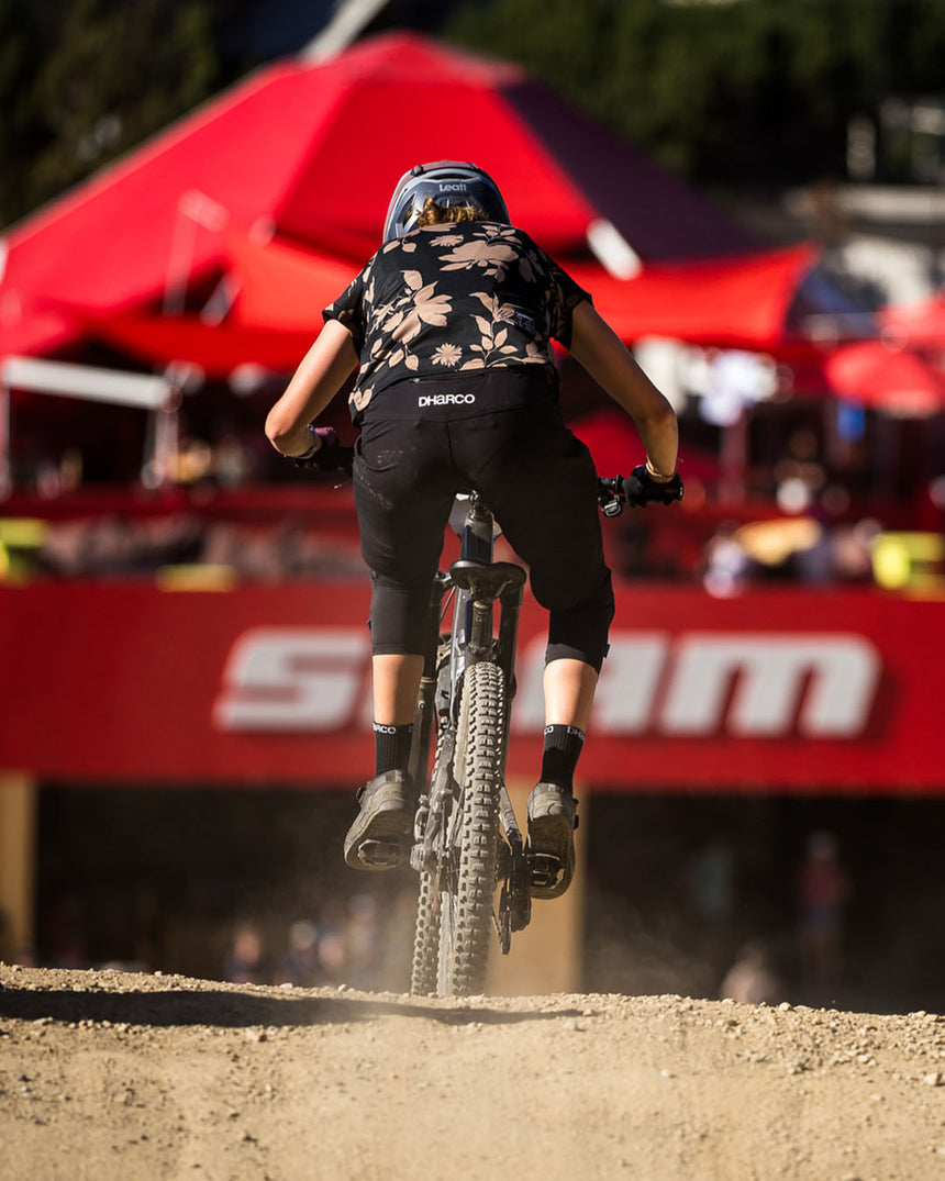 Womens Gravity Shorts | Black