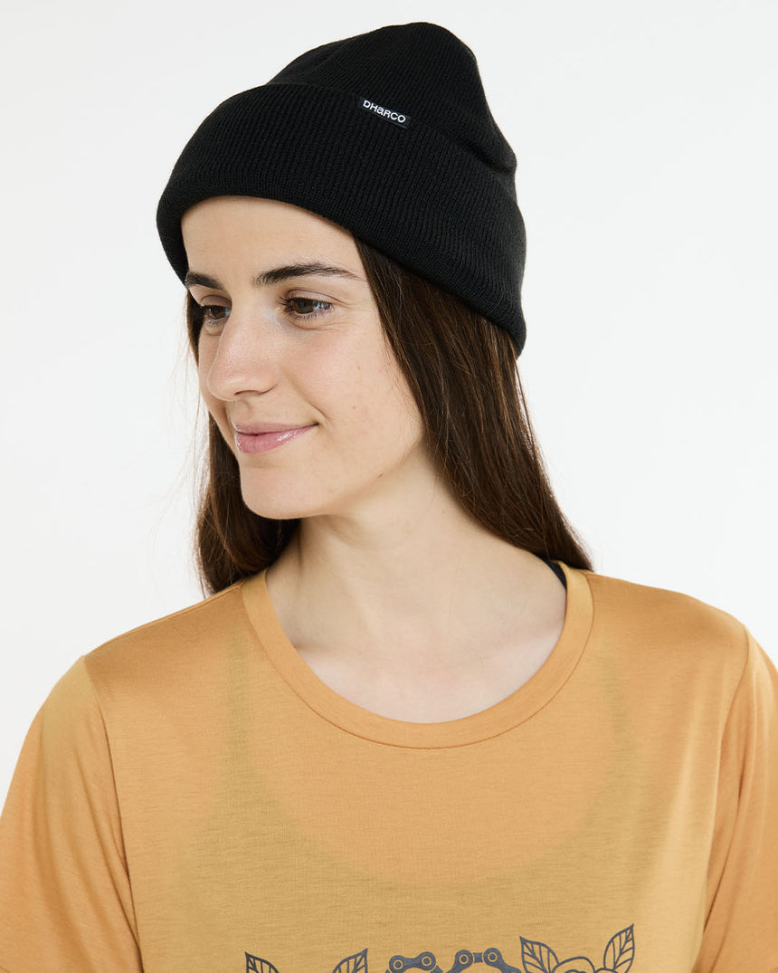 Essential Beanie | Black