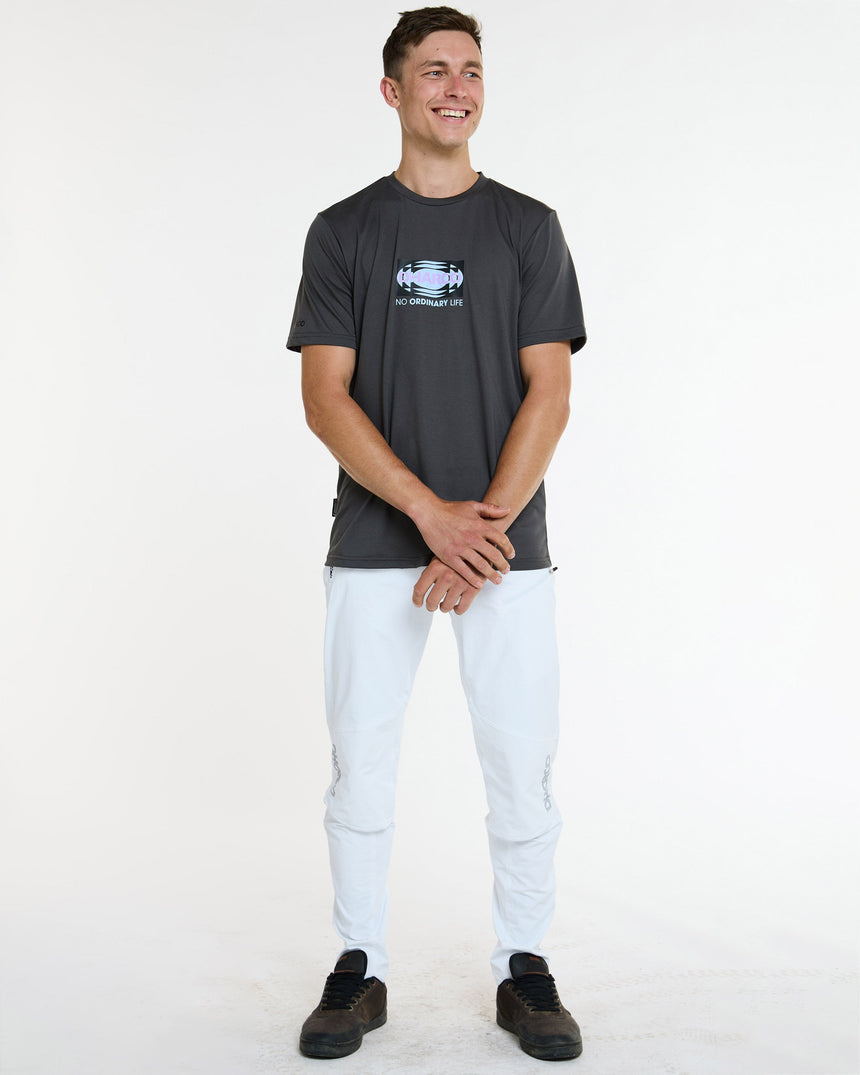 T-shirt technique pour homme | Charbon de bois | Manches courtes | HAUTS POUR HOMMES | DHaRCO | Image 5 sur 7