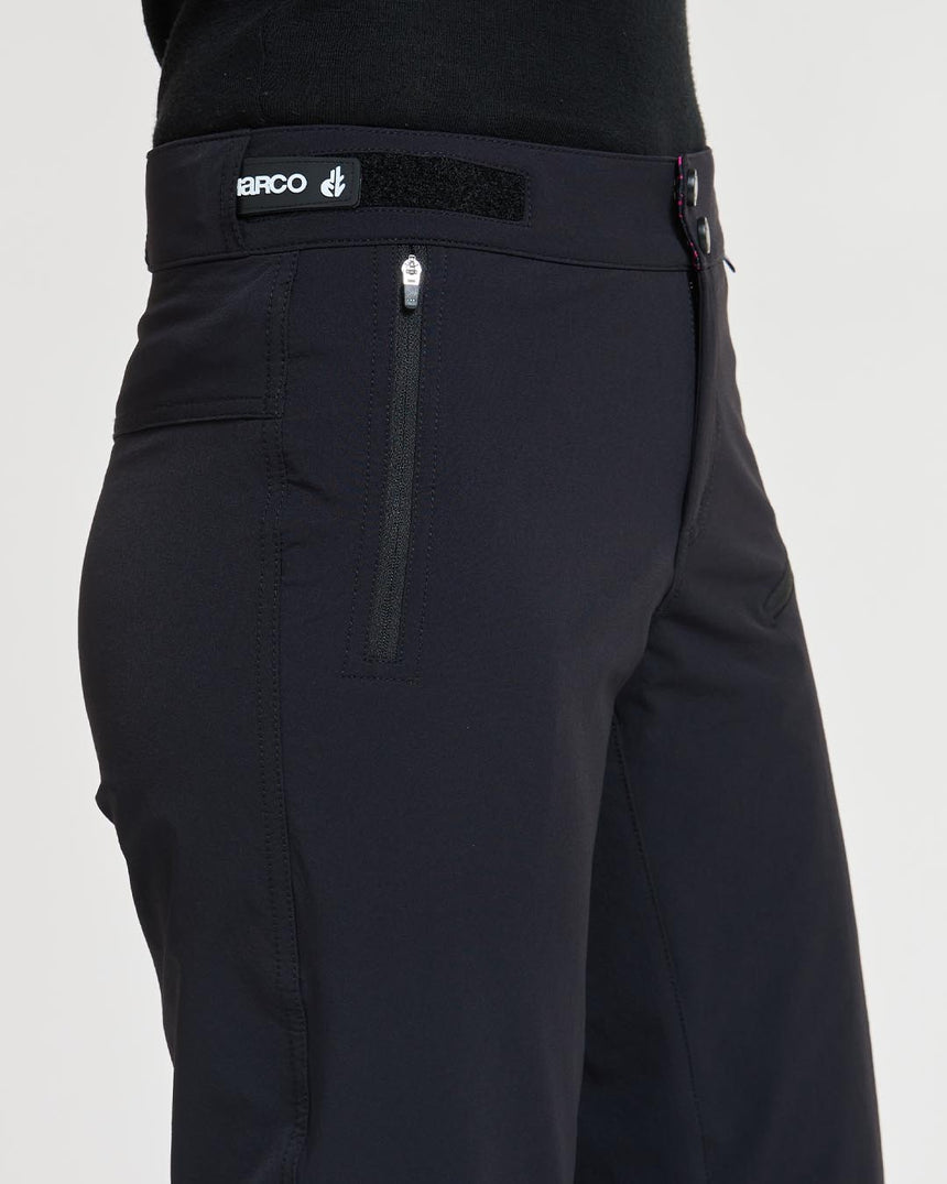 Womens Gravity Shorts | Black