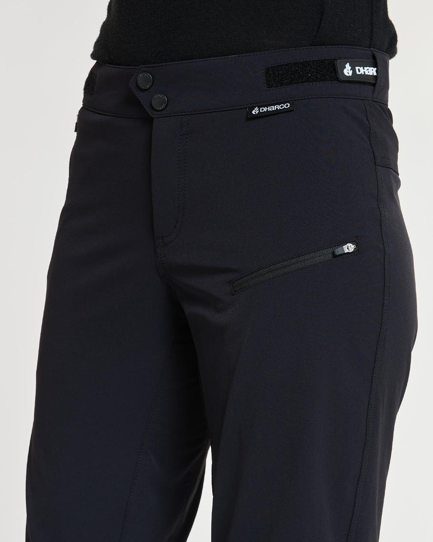 Womens Gravity Shorts | Black