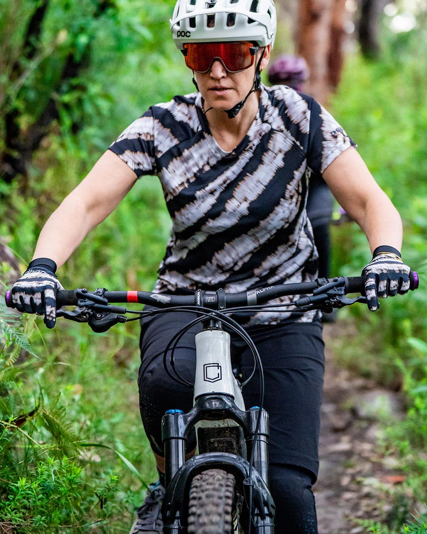 Womens Trail Glove | Marigold