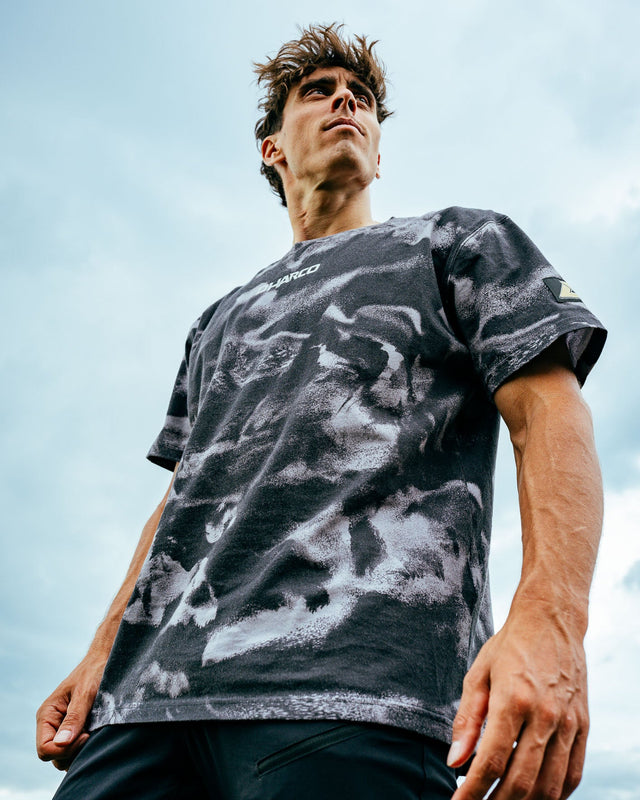 Tee en coton pour homme | Signature Amaury Pierron - AP4 | HOMME | HAUTS T-SHIRTS | COURTES MANCHES | T-SHIRT EN COTON | DHaRCO | VTT Image 1 sur 6
