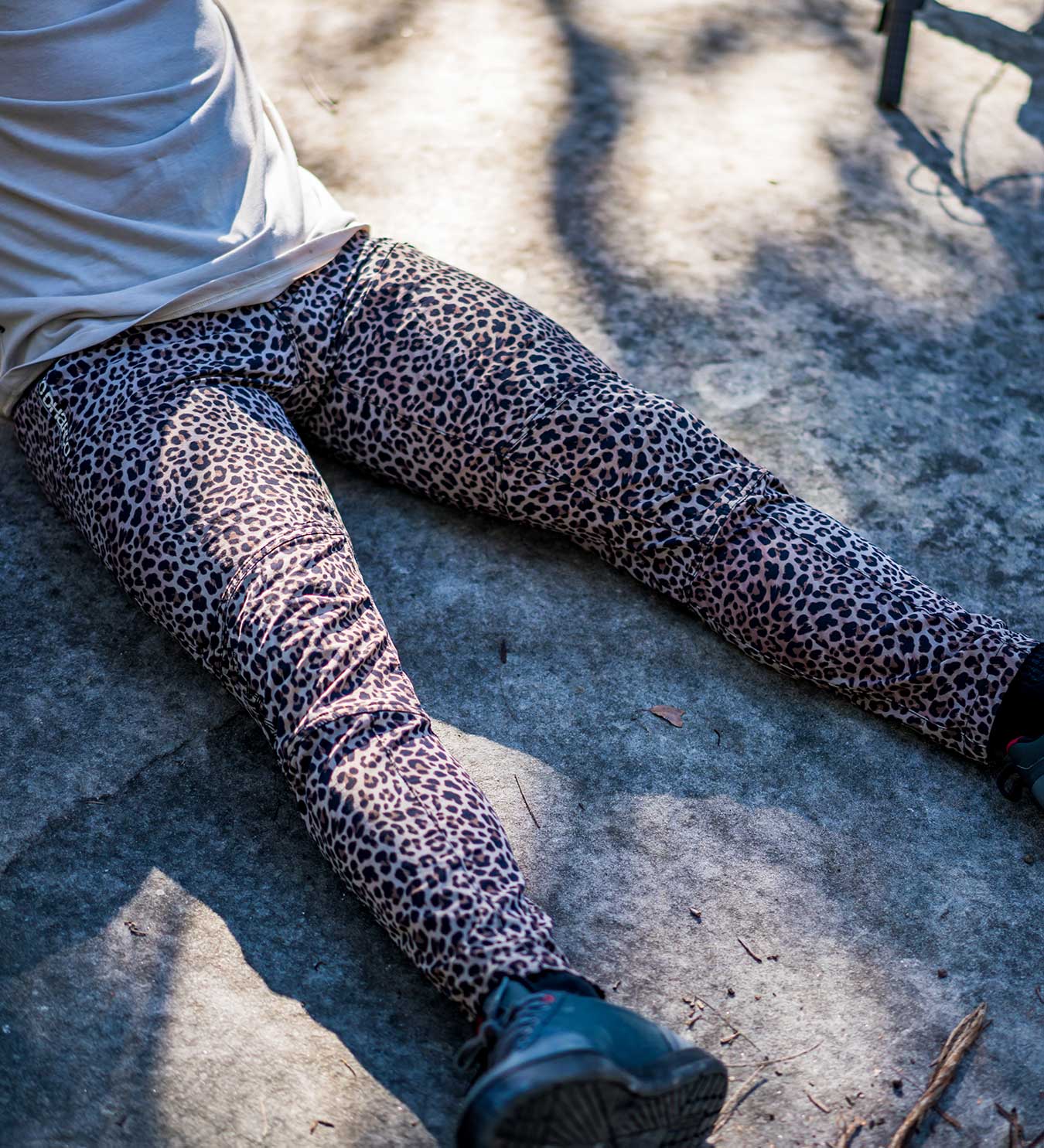 Yoga Pants Black Leopard – peace-lover